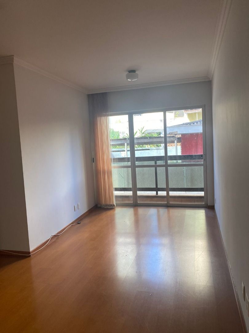 Apartamento para alugar com 3 quartos, 90m² - Foto 4