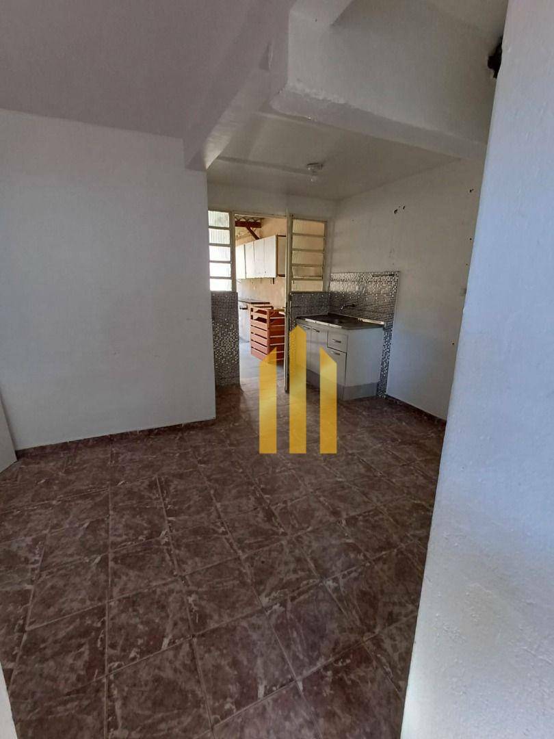 Casa à venda com 1 quarto, 55m² - Foto 13