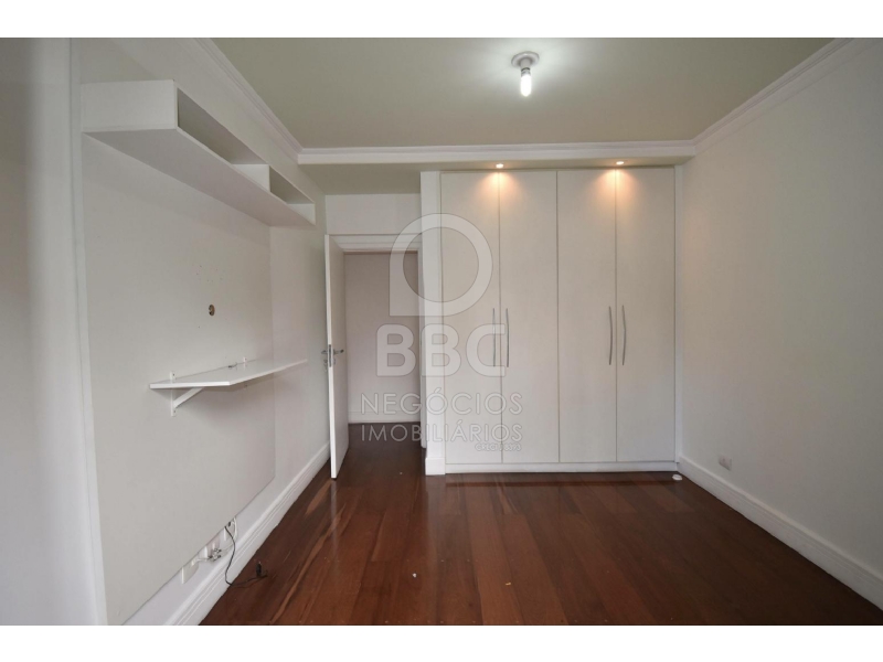 Apartamento à venda com 3 quartos, 131m² - Foto 9