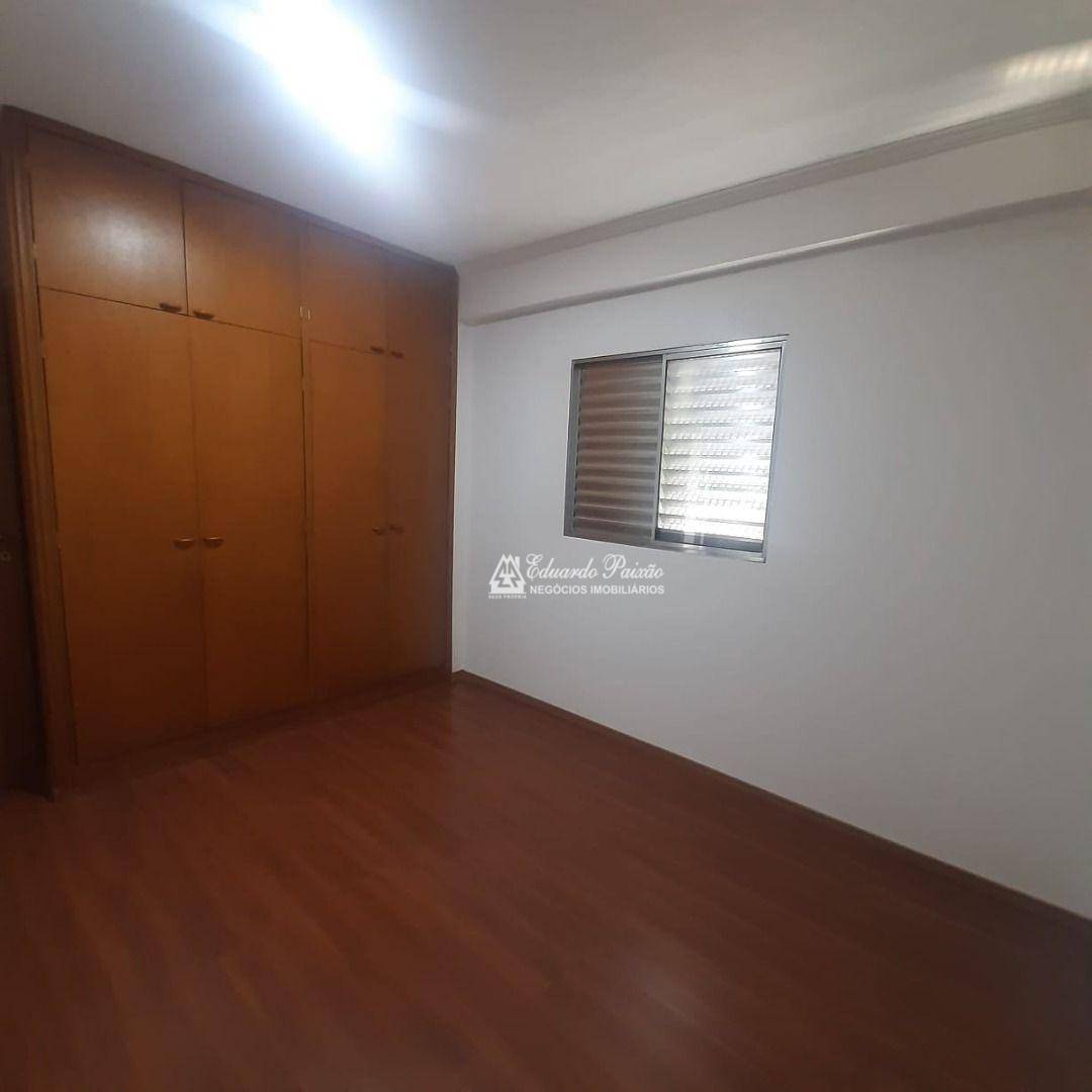 Apartamento para alugar com 2 quartos, 100m² - Foto 8