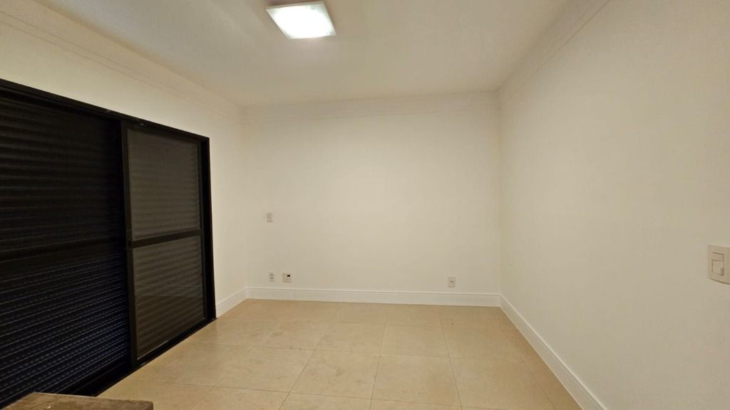 Apartamento para alugar com 3 quartos, 157m² - Foto 11