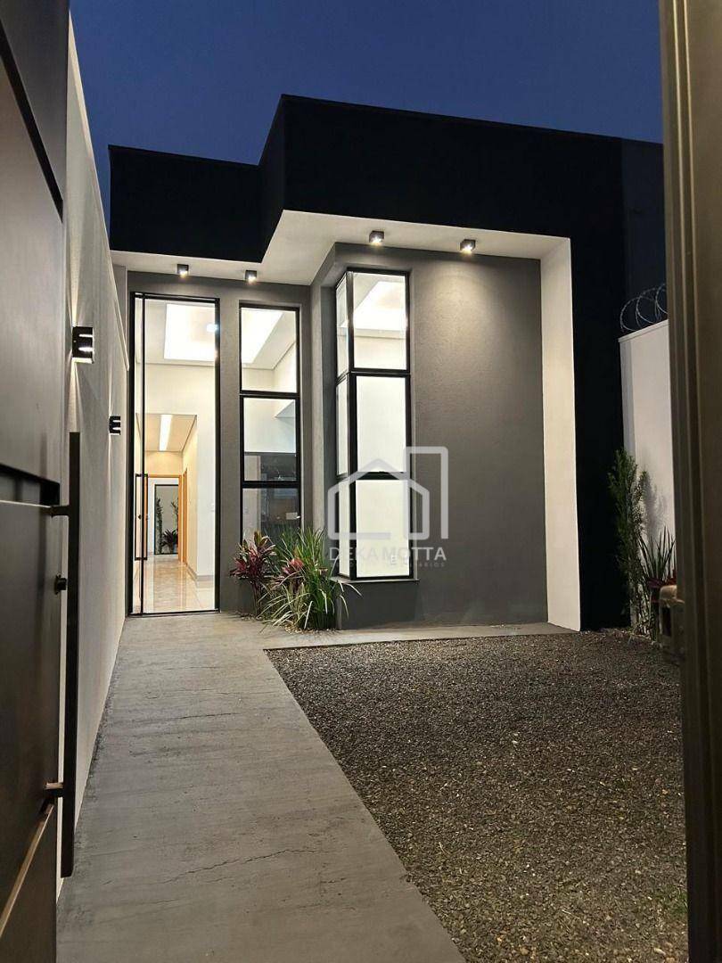 Casa à venda com 2 quartos, 70m² - Foto 1