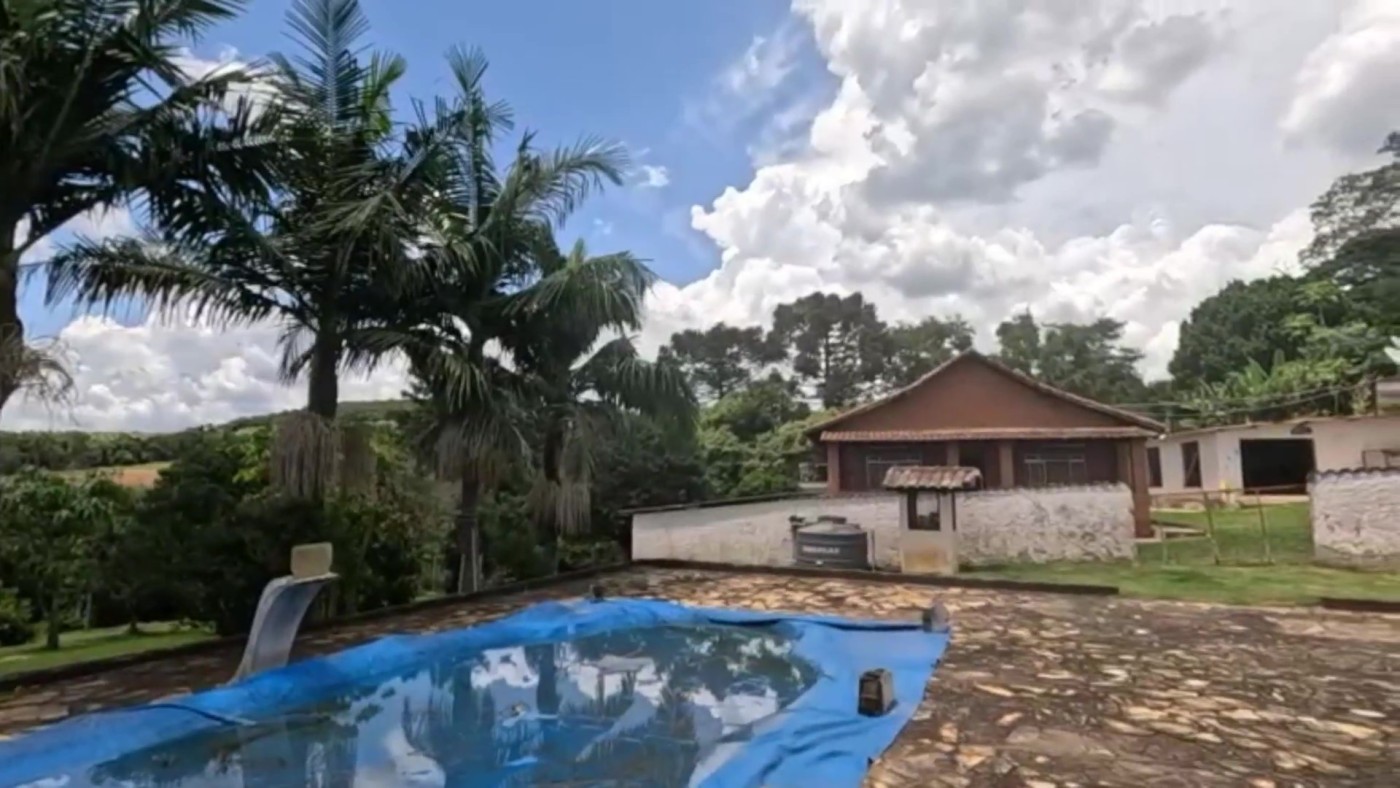 Chácara à venda com 4 quartos, 6100m² - Foto 2