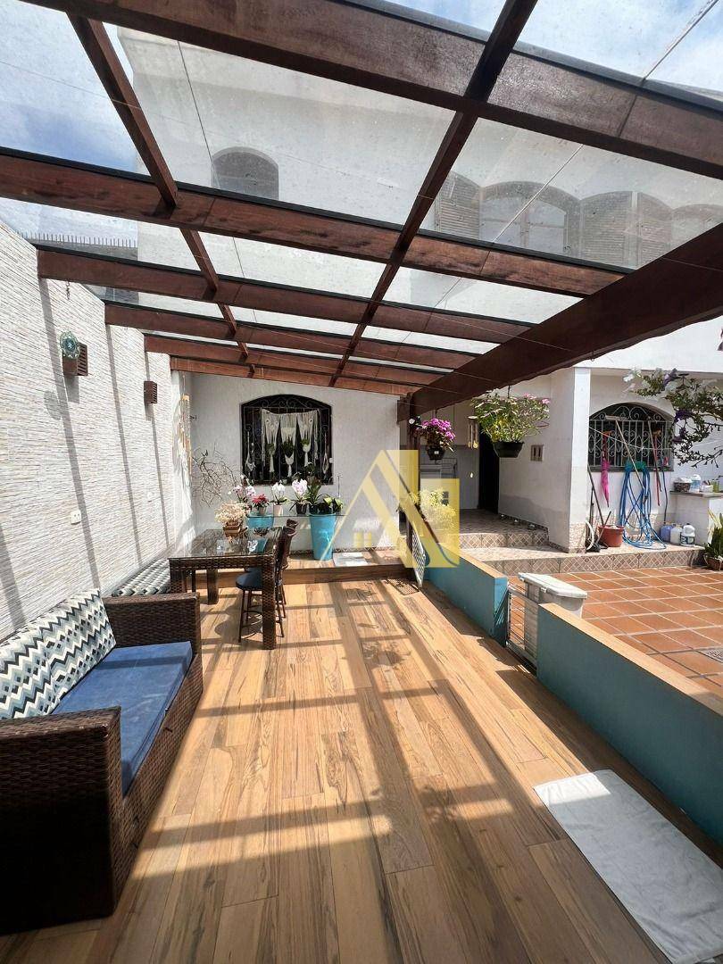 Casa à venda com 3 quartos, 235m² - Foto 22