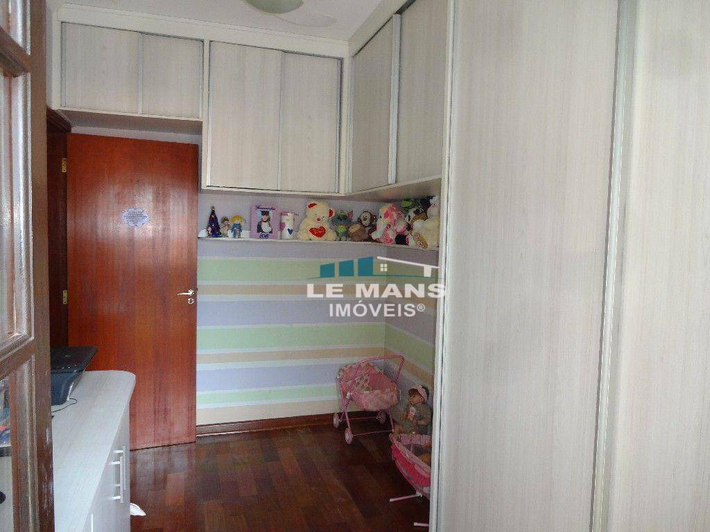 Casa à venda com 3 quartos, 213m² - Foto 31