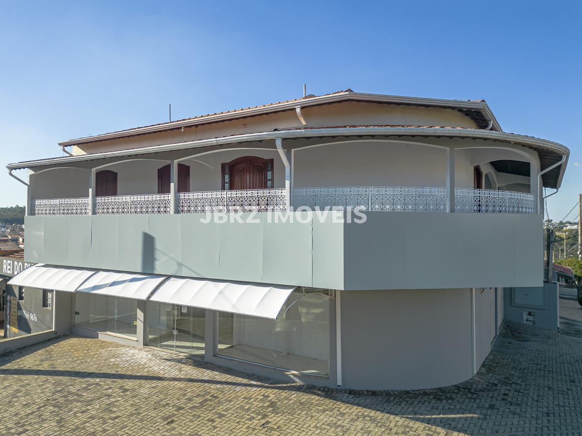 Casa à venda com 3 quartos, 379m² - Foto 2