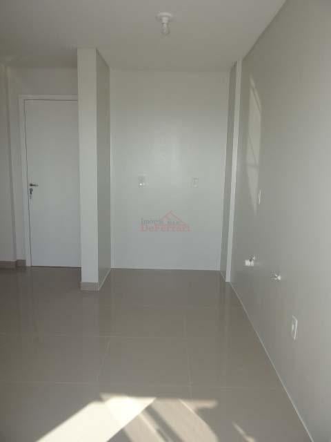Apartamento à venda com 2 quartos, 79m² - Foto 9