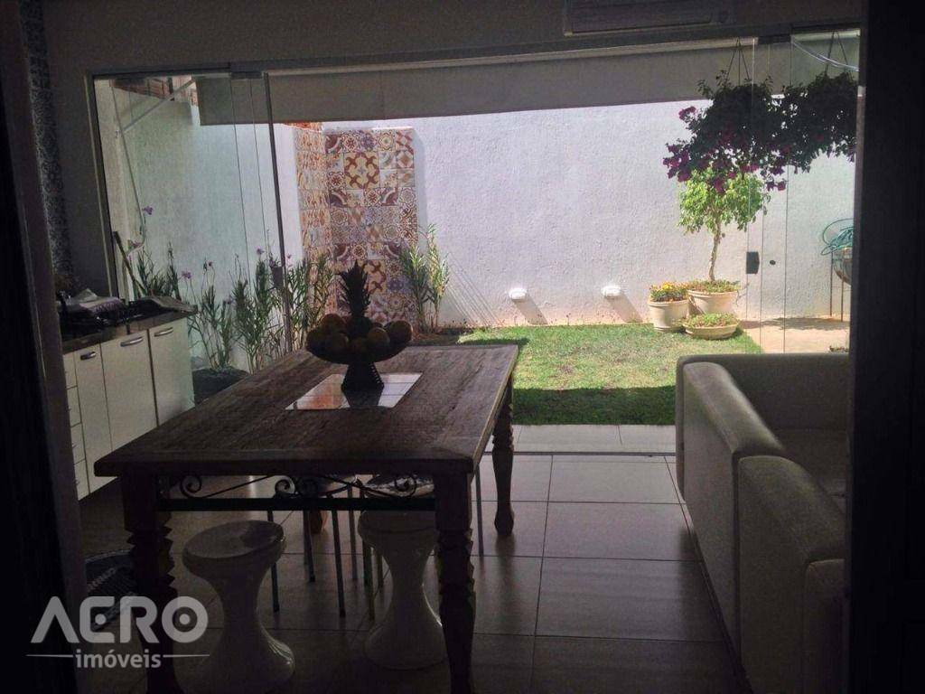 Casa de Condomínio à venda com 3 quartos, 47m² - Foto 2