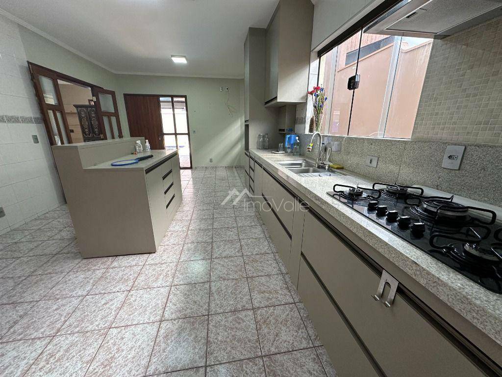 Casa de Condomínio à venda e aluguel com 4 quartos, 220m² - Foto 10