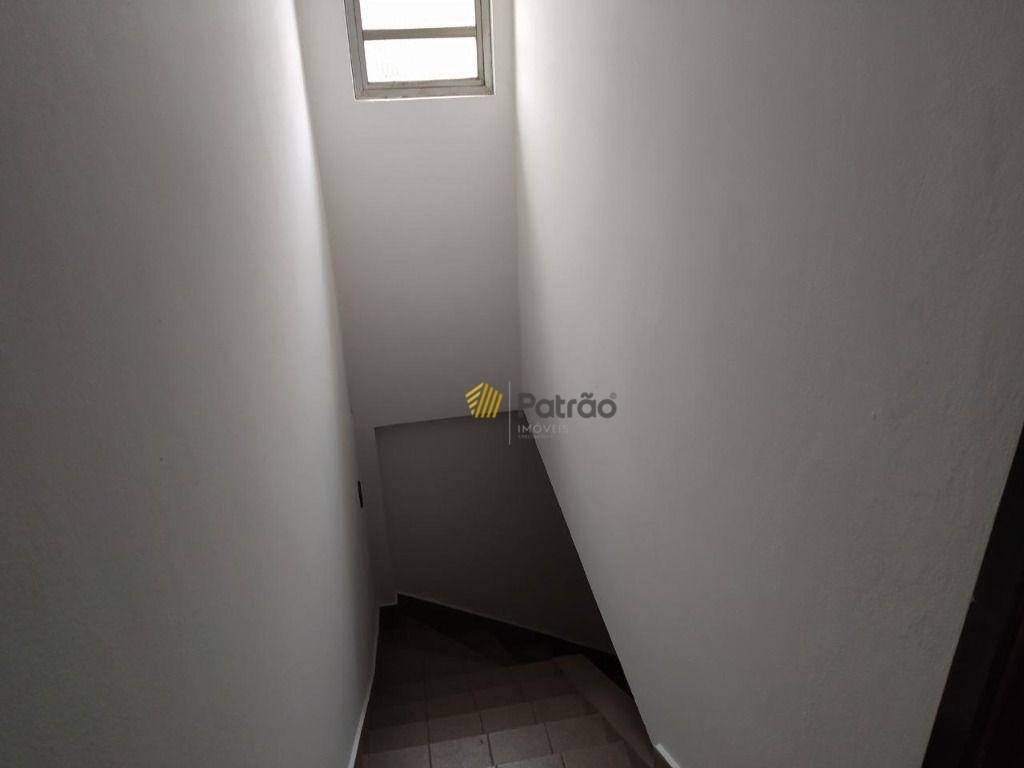 Sobrado à venda com 3 quartos, 300m² - Foto 12