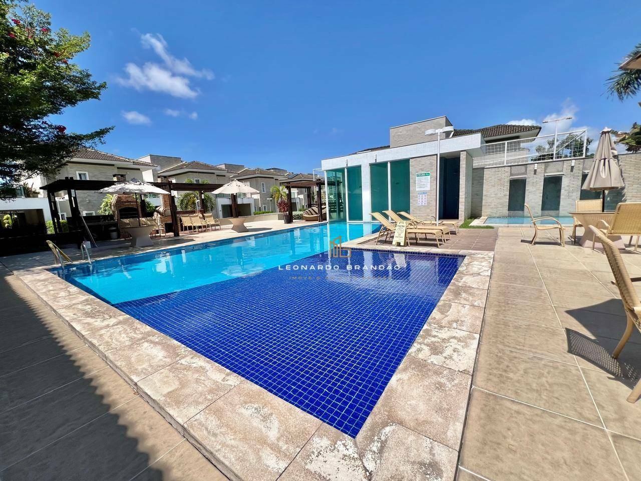 Casa de Condomínio à venda com 4 quartos, 246m² - Foto 31