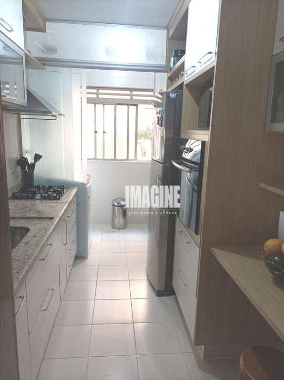 Apartamento à venda com 3 quartos, 74m² - Foto 10