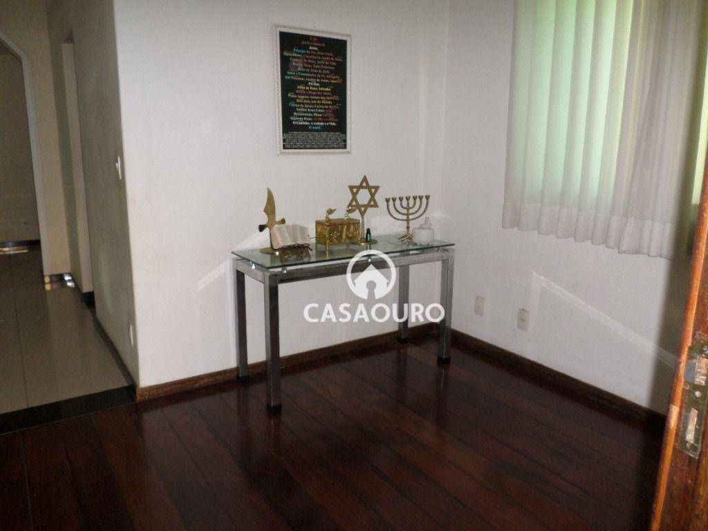 Casa à venda com 5 quartos, 300m² - Foto 6