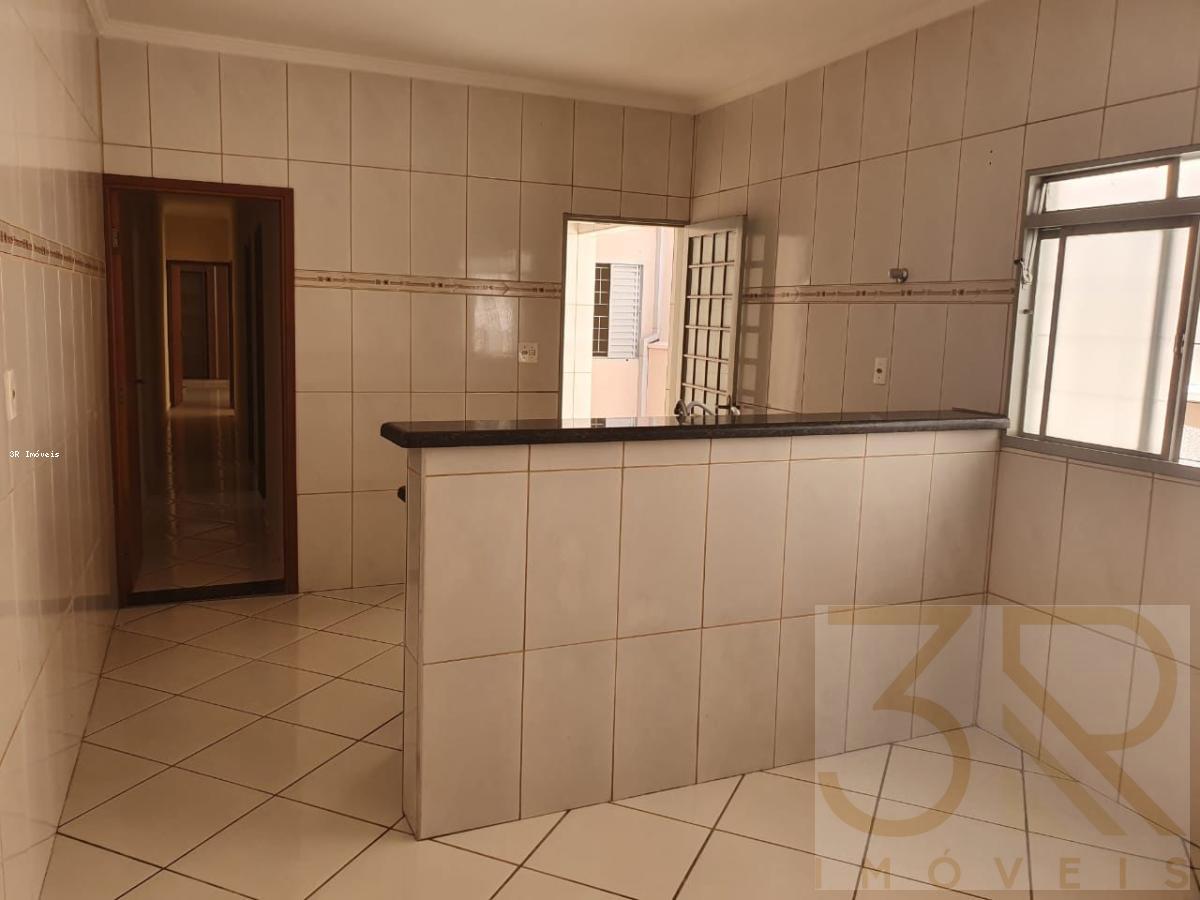 Casa à venda com 3 quartos, 149m² - Foto 13