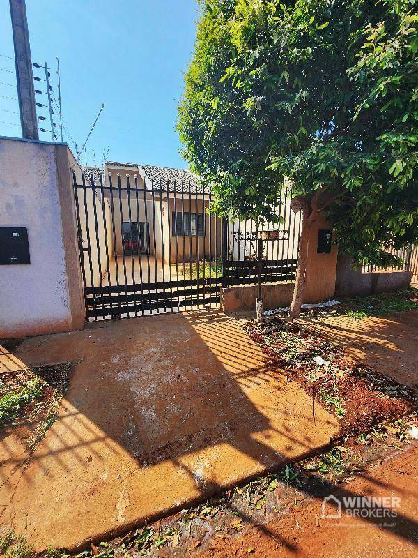 Casa à venda com 2 quartos, 55m² - Foto 1