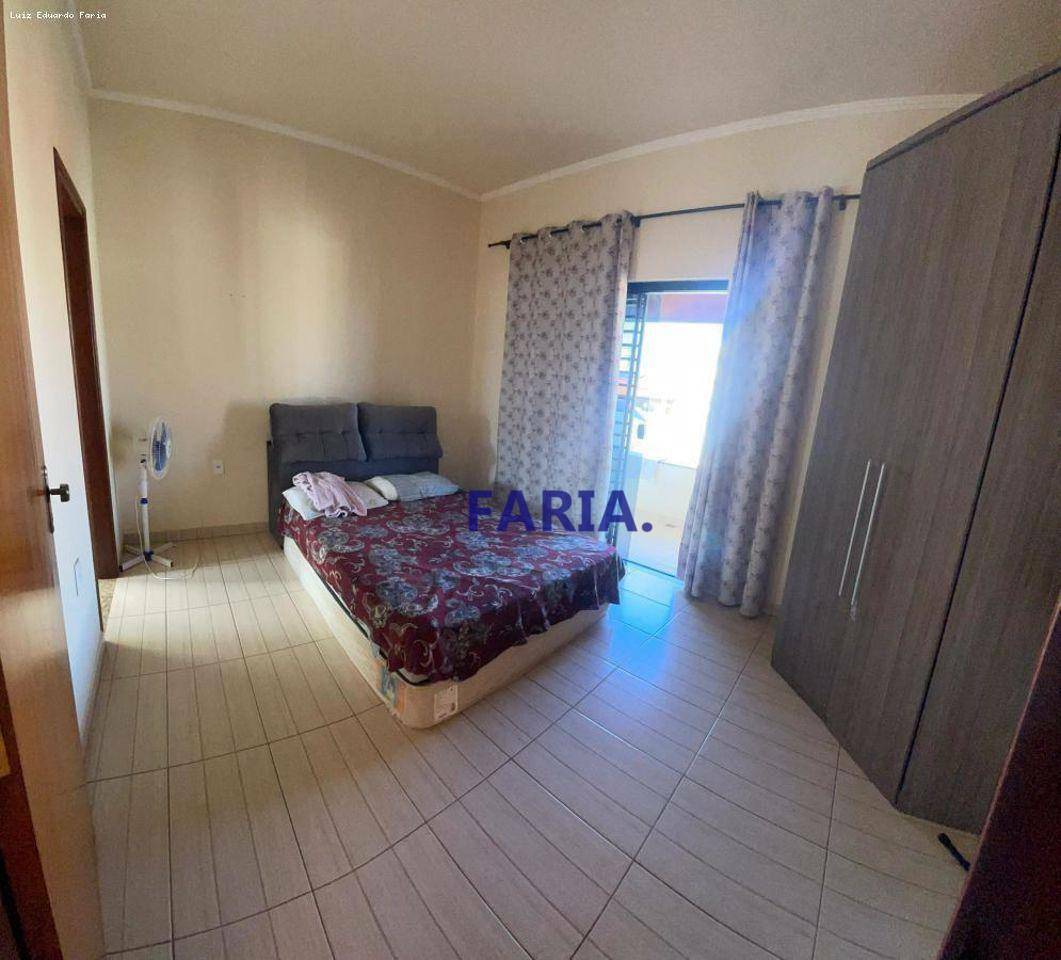 Casa à venda com 4 quartos, 200m² - Foto 25