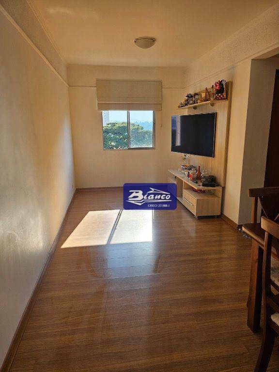 Apartamento à venda com 2 quartos, 62m² - Foto 1