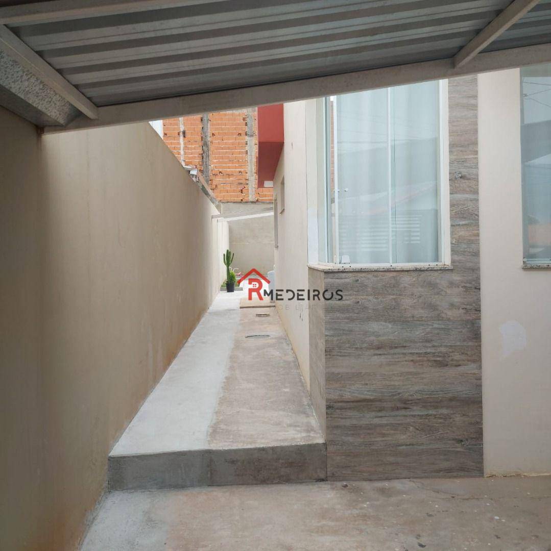 Casa à venda com 2 quartos, 100m² - Foto 3