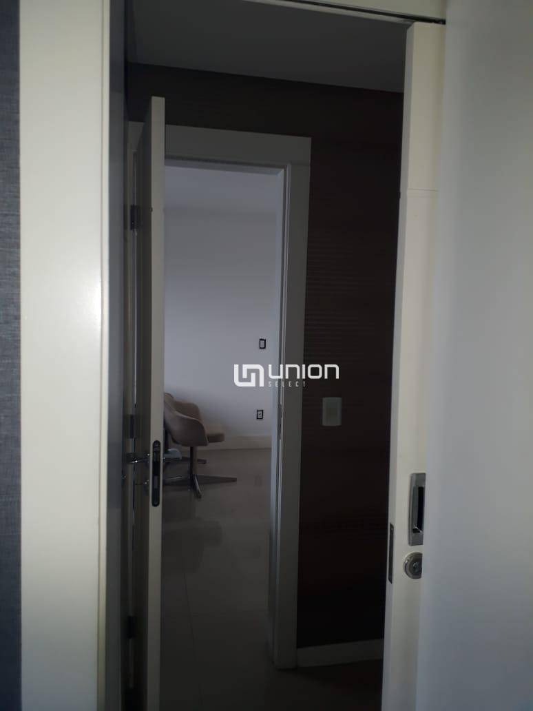 Apartamento à venda com 3 quartos, 206m² - Foto 16