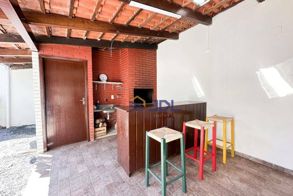 Casa à venda com 3 quartos, 240m² - Foto 9