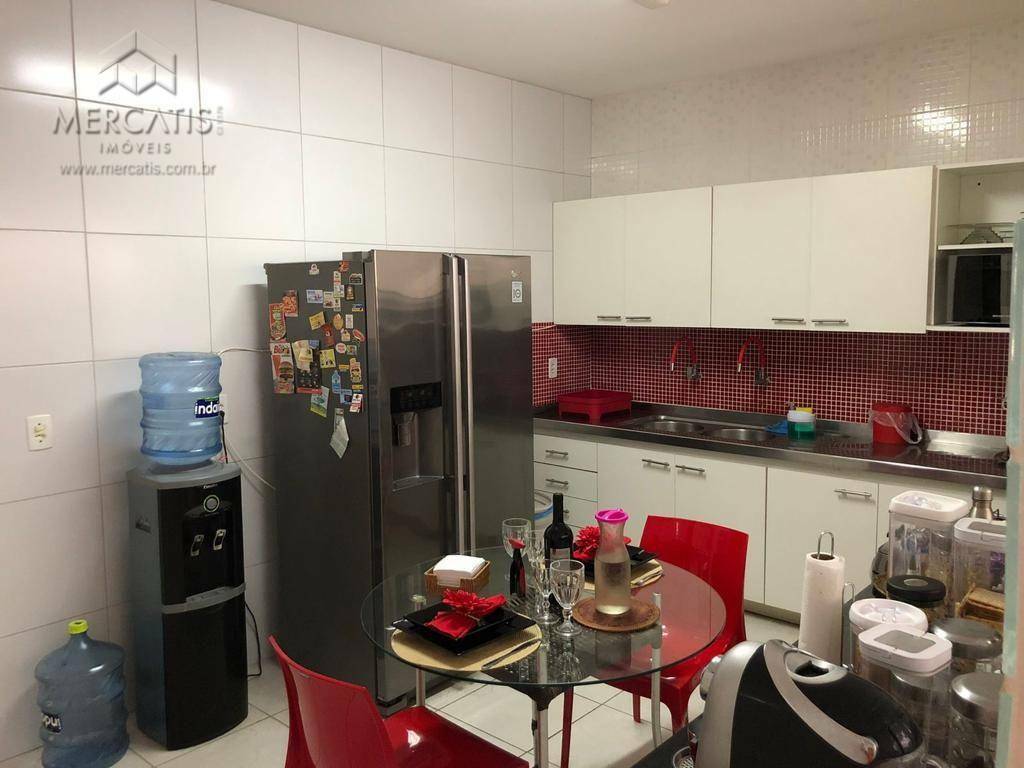 Apartamento à venda com 4 quartos, 215m² - Foto 30