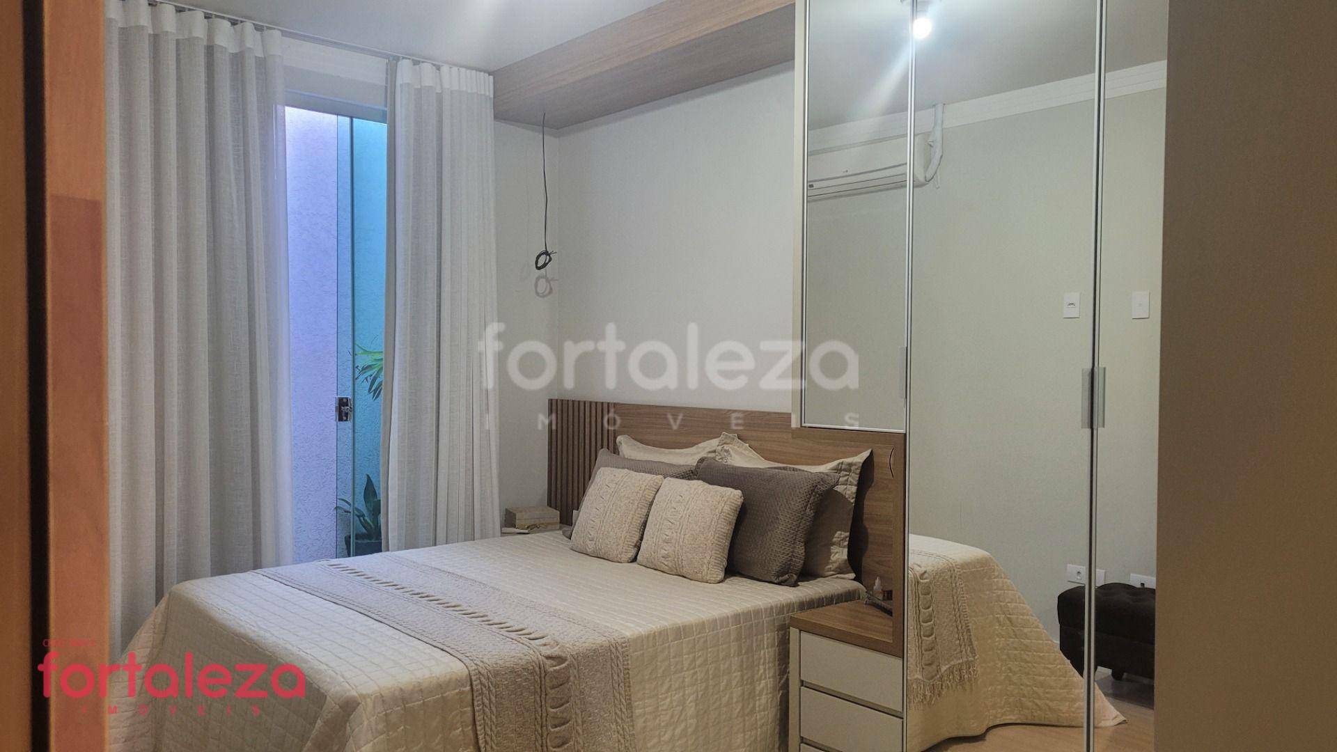 Casa à venda com 2 quartos, 112m² - Foto 9