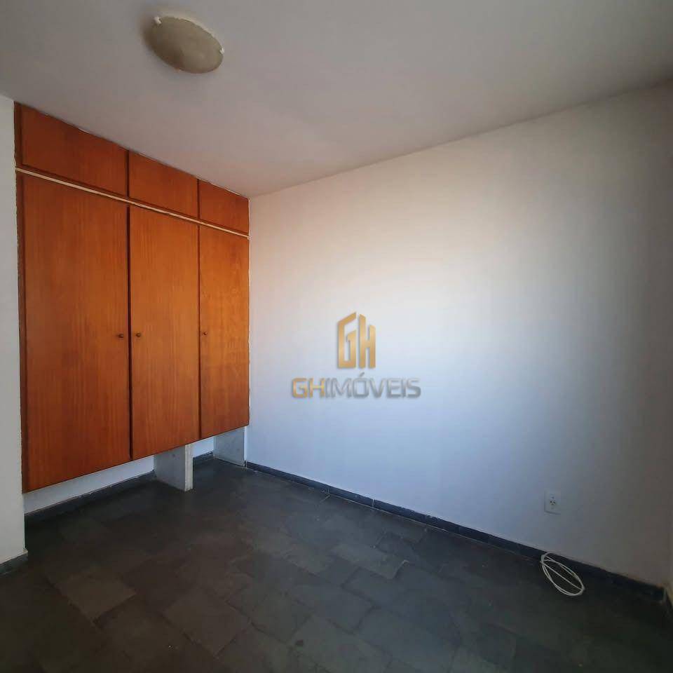 Apartamento para alugar com 2 quartos, 67m² - Foto 4