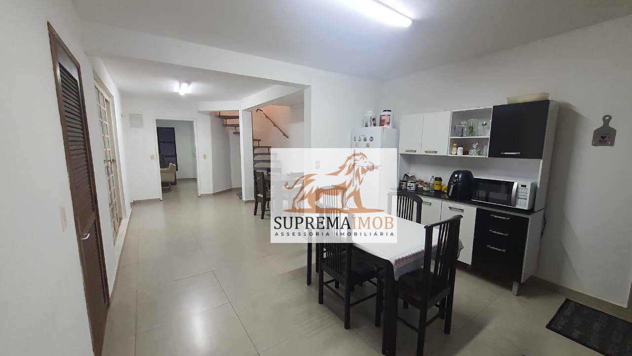 Casa à venda com 3 quartos, 160m² - Foto 11