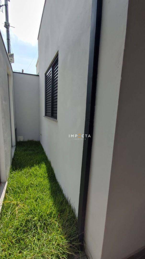 Casa à venda com 2 quartos, 70m² - Foto 2