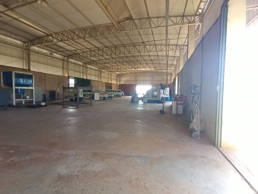 Depósito-Galpão-Armazém para alugar, 1200m² - Foto 1