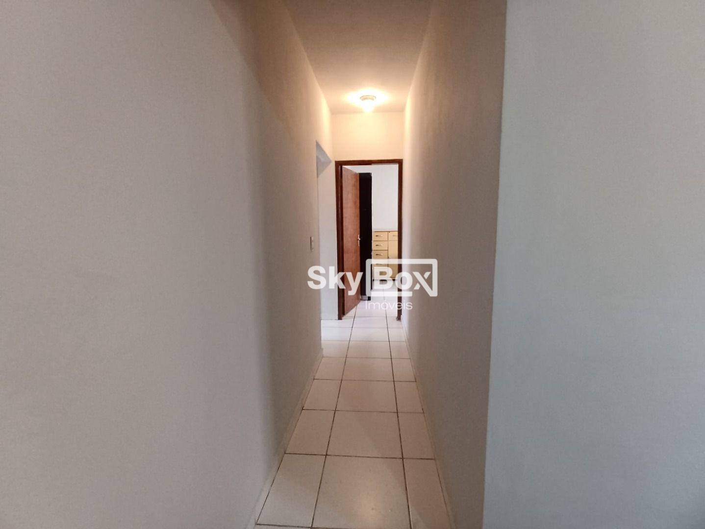 Casa à venda com 5 quartos, 220m² - Foto 10