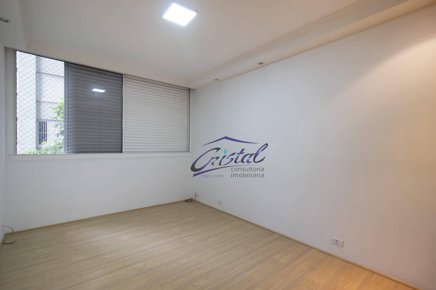 Apartamento à venda com 3 quartos, 220m² - Foto 23