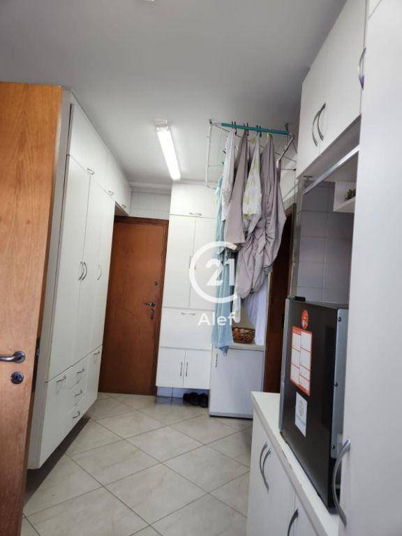 Apartamento à venda com 3 quartos, 246m² - Foto 19