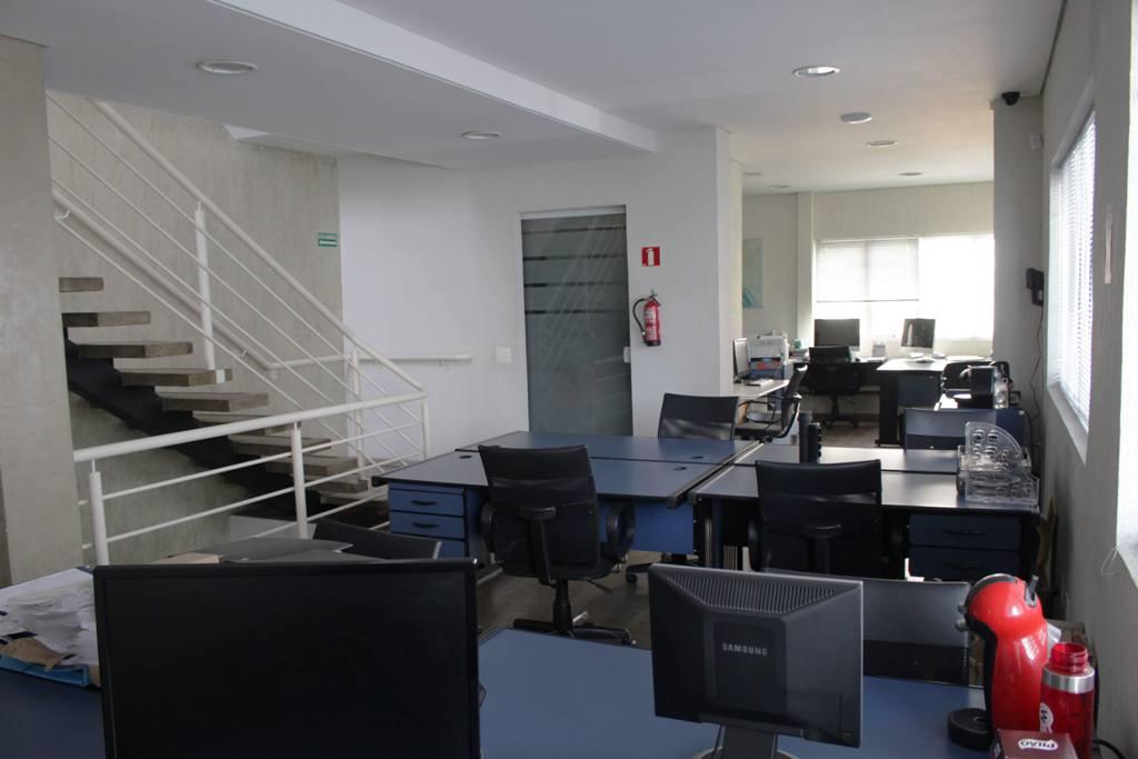 Prédio Inteiro à venda com 12 quartos, 600m² - Foto 22