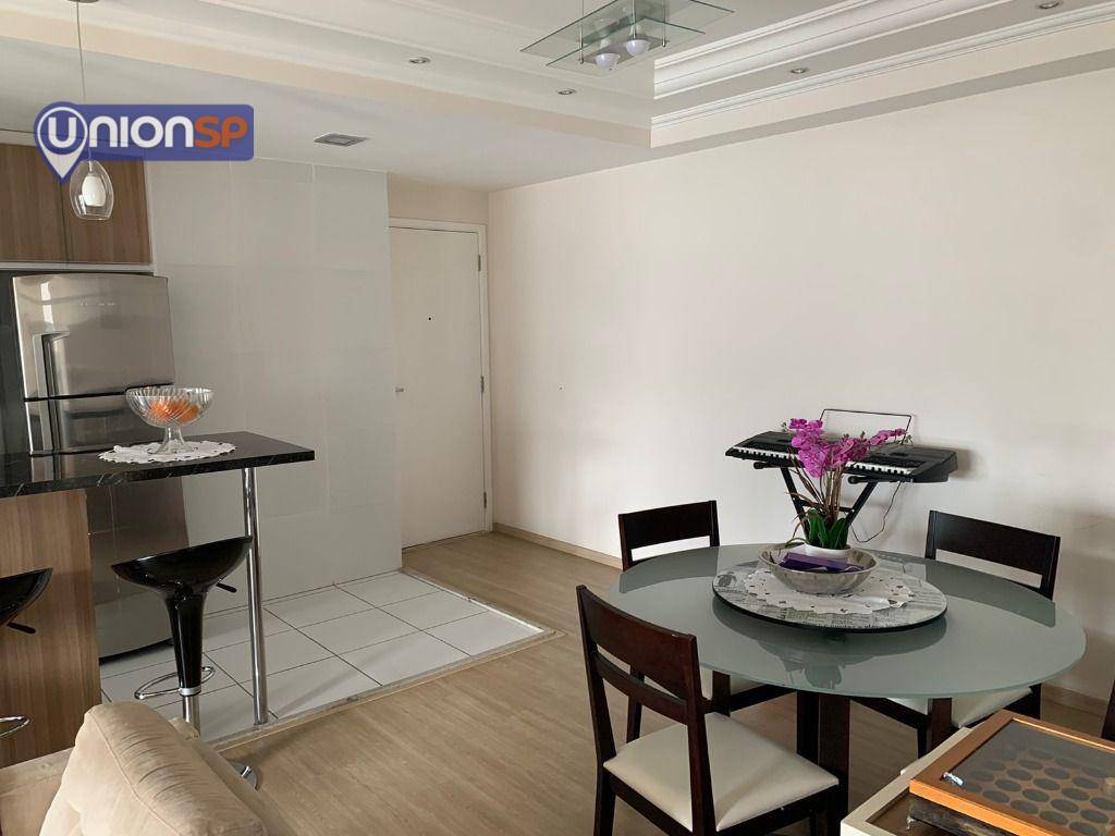 Apartamento à venda com 2 quartos, 75m² - Foto 3