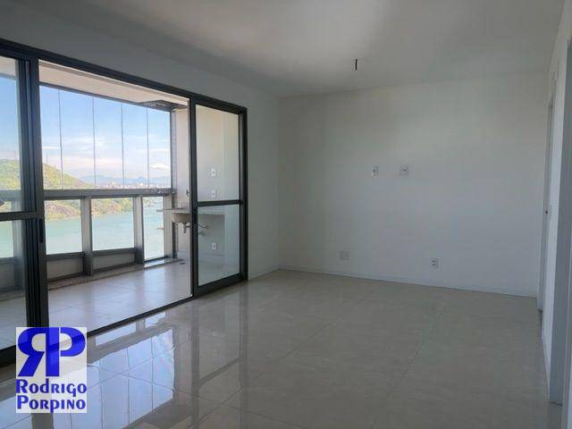 Apartamento à venda com 3 quartos, 170m² - Foto 4