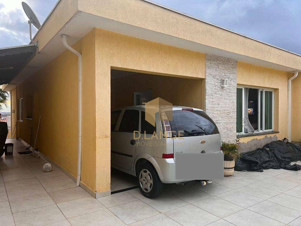 Casa à venda com 3 quartos, 179m² - Foto 1