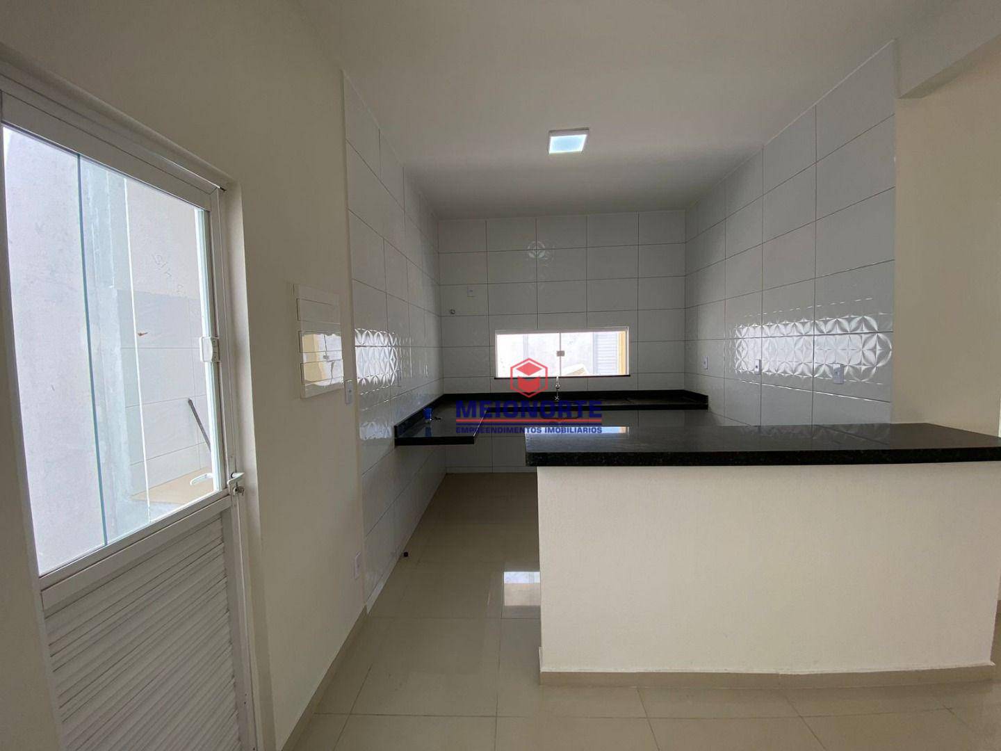 Casa à venda com 3 quartos, 151m² - Foto 2