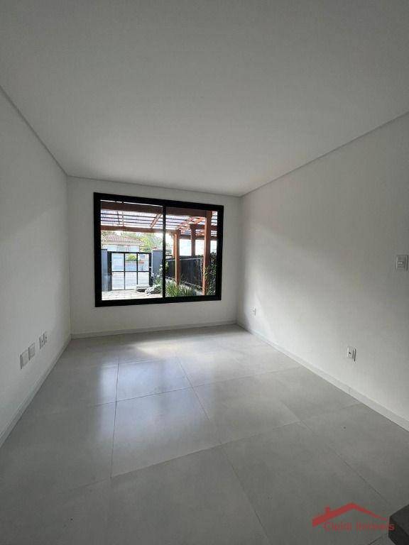 Casa à venda com 3 quartos, 129m² - Foto 2