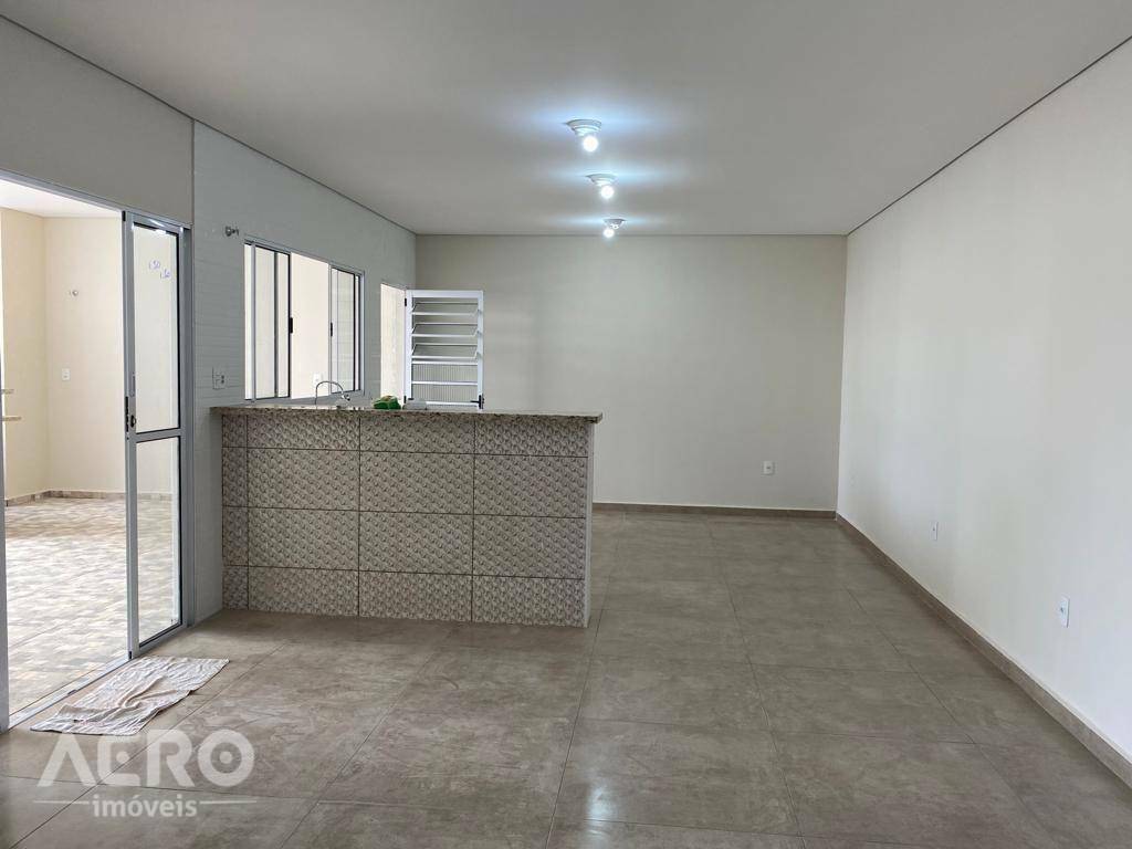 Casa à venda com 2 quartos, 150m² - Foto 3