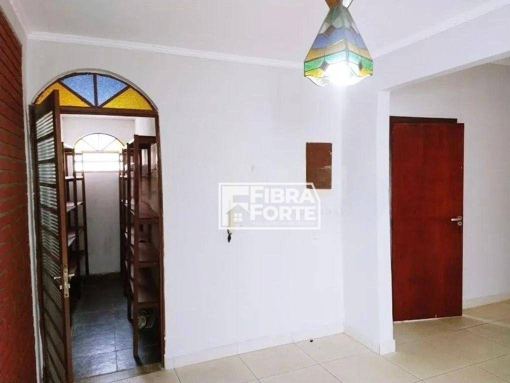 Casa à venda com 3 quartos, 170m² - Foto 4