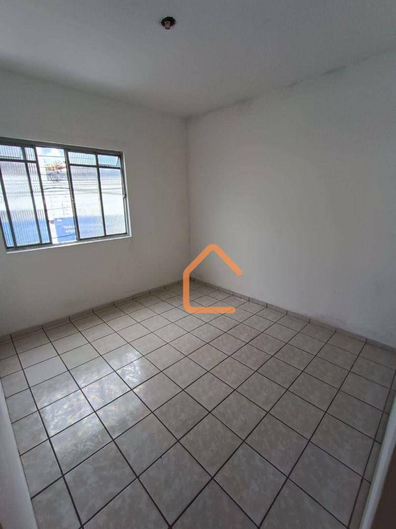 Casa para alugar com 3 quartos, 77m² - Foto 9