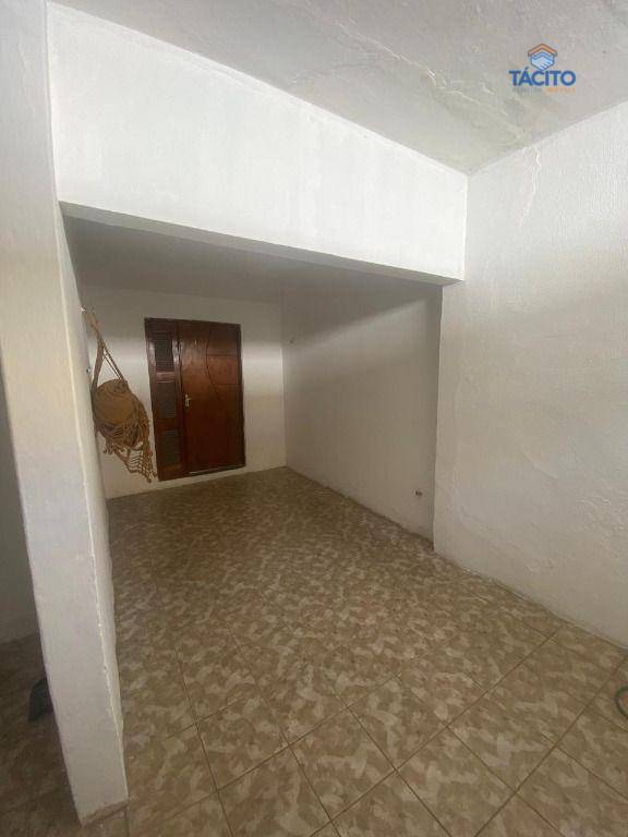 Casa à venda com 2 quartos, 90m² - Foto 3