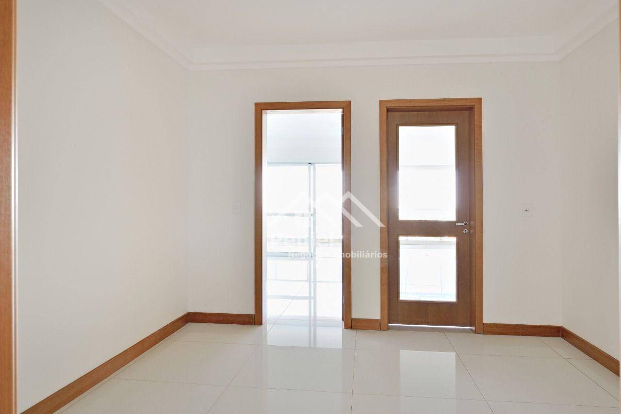 Apartamento à venda com 4 quartos, 320m² - Foto 2