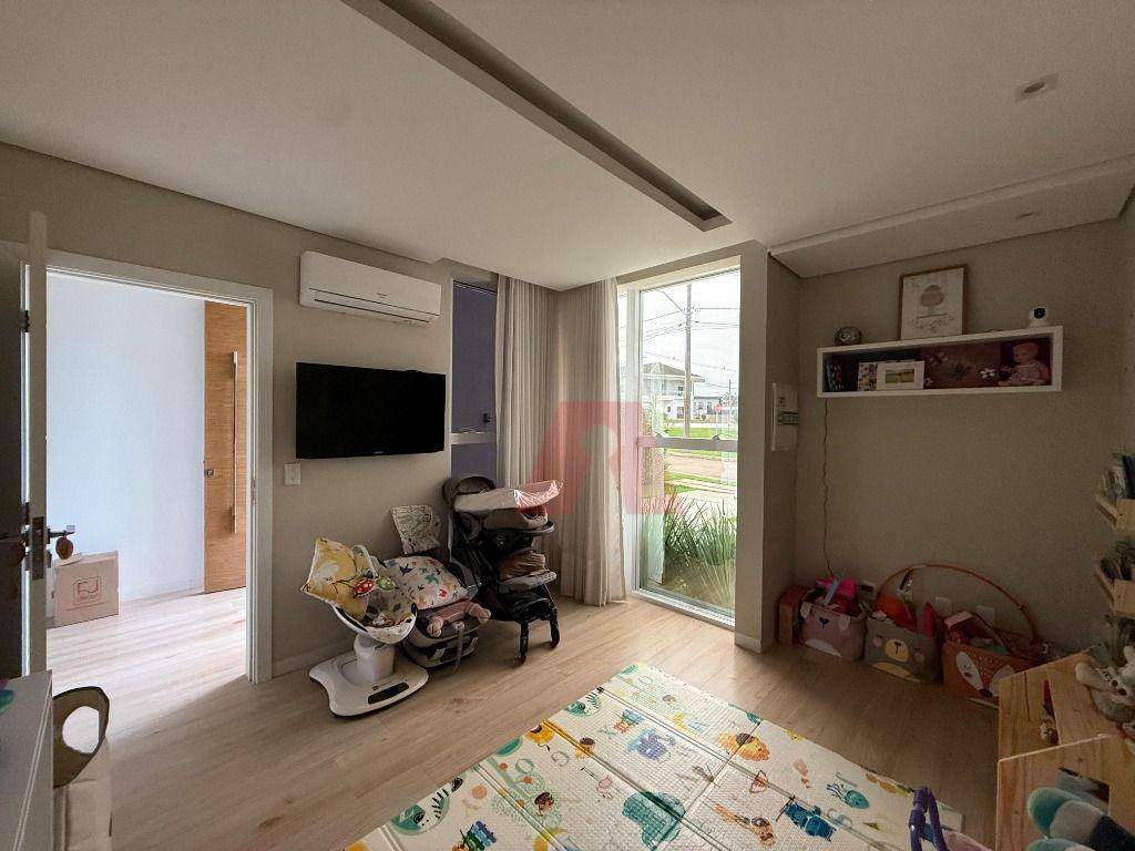 Casa de Condomínio para alugar com 5 quartos, 406m² - Foto 14