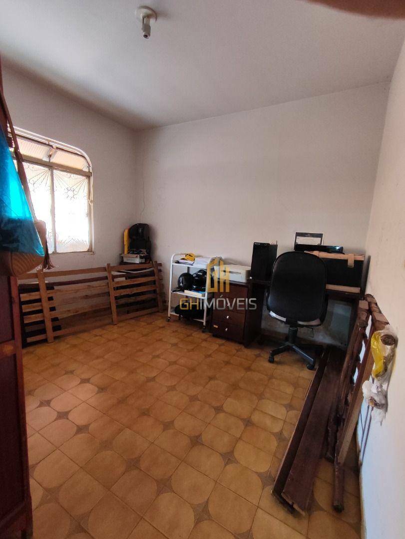 Casa à venda com 4 quartos, 176m² - Foto 14