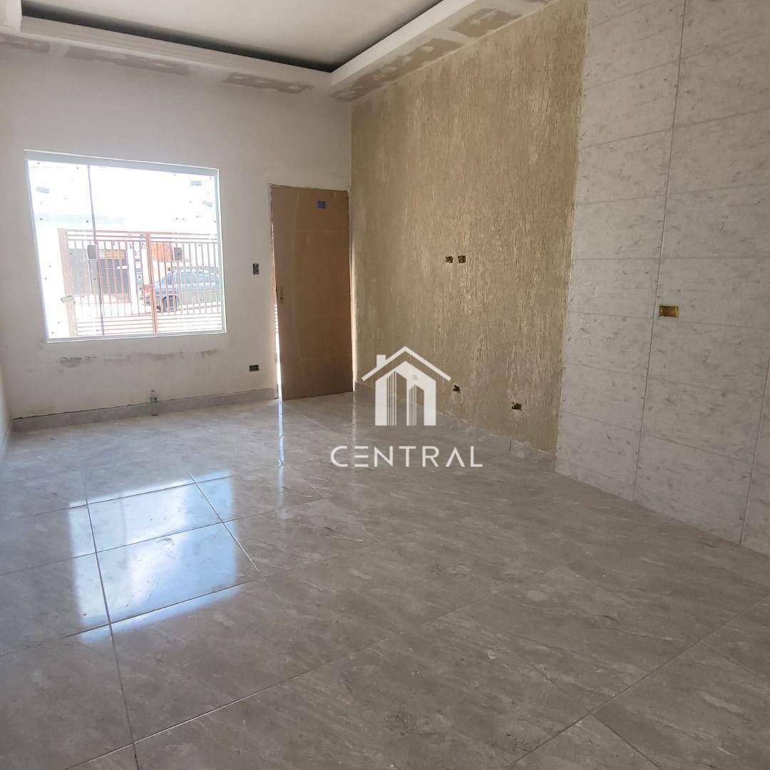 Casa à venda com 2 quartos, 55m² - Foto 4