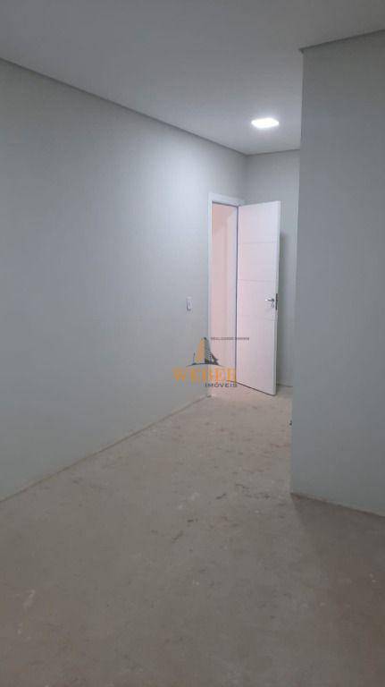 Sobrado à venda com 3 quartos, 235m² - Foto 5