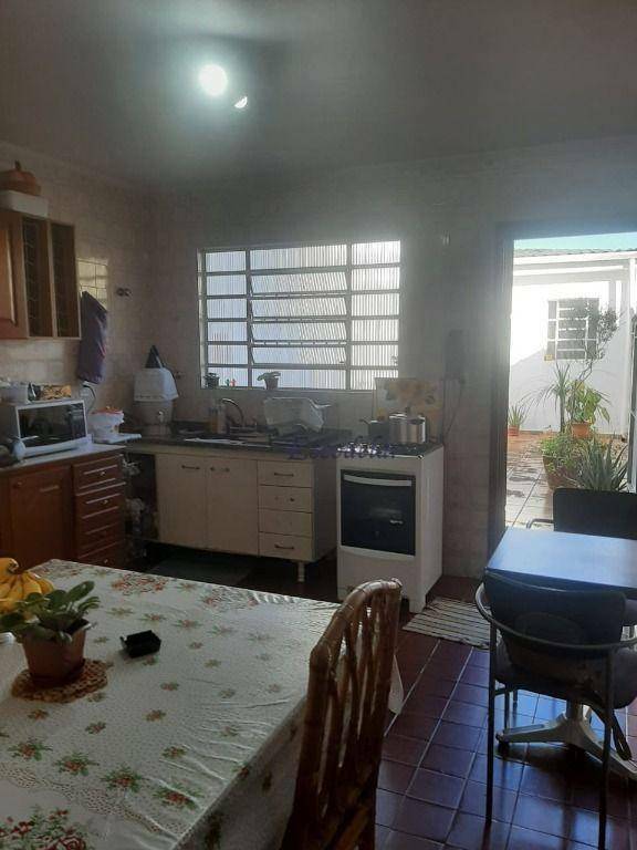 Sobrado à venda com 2 quartos, 137m² - Foto 3