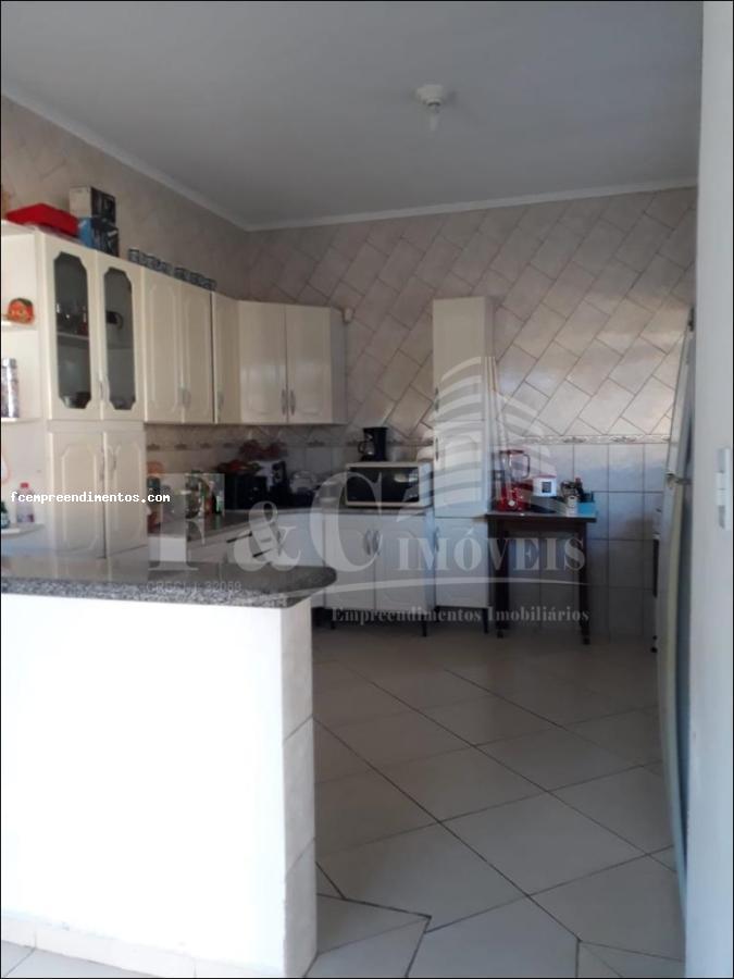 Sobrado à venda com 4 quartos, 319m² - Foto 1